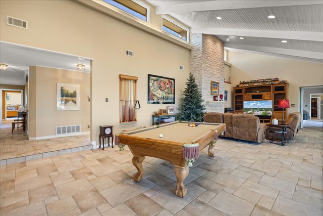 1517 Lakeview Court, Granbury, TX 76048