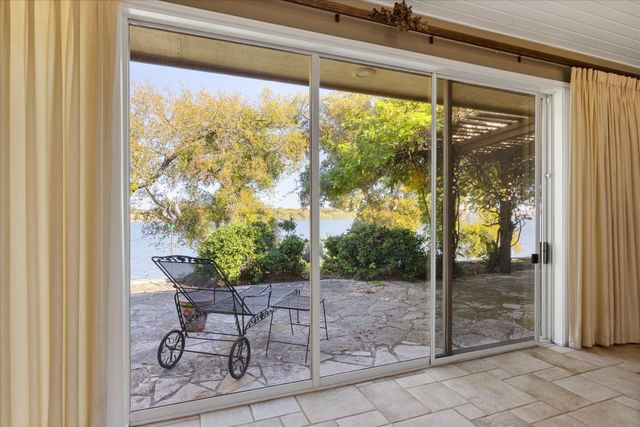 1517 Lakeview Court, Granbury, TX 76048