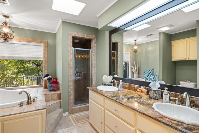 1517 Lakeview Court, Granbury, TX 76048