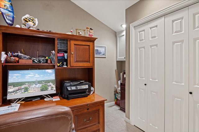 1517 Lakeview Court, Granbury, TX 76048