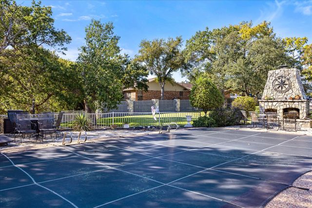 1517 Lakeview Court, Granbury, TX 76048