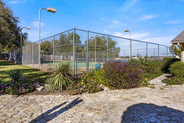 1517 Lakeview Court, Granbury, TX 76048