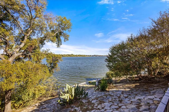 1517 Lakeview Court, Granbury, TX 76048
