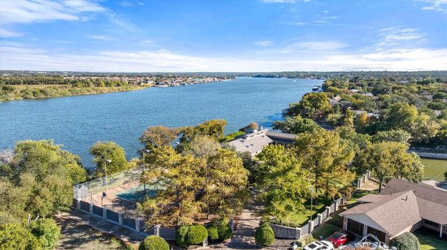 1517 Lakeview Court, Granbury, TX 76048