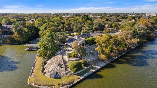 1517 Lakeview Court, Granbury, TX 76048