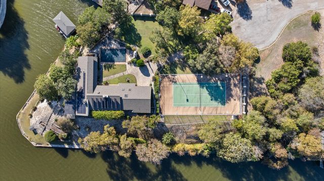 1517 Lakeview Court, Granbury, TX 76048