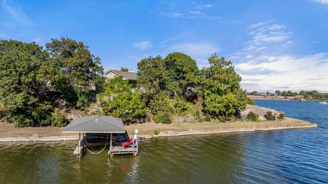 1517 Lakeview Court, Granbury, TX 76048