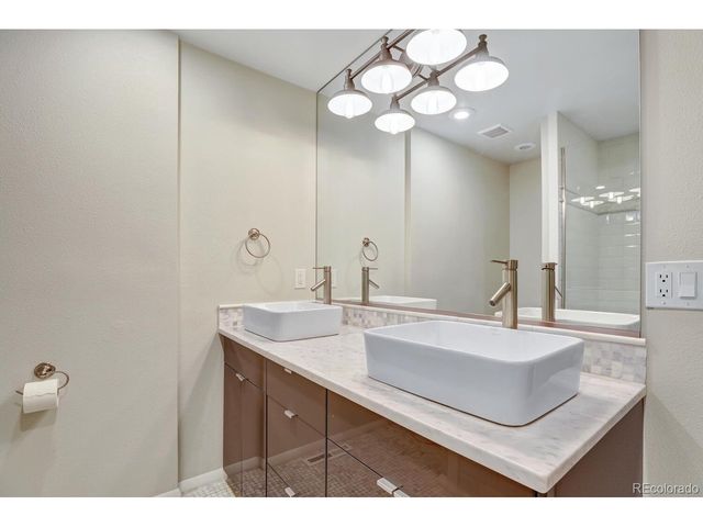 7699 E Mineral Pl, Centennial, CO 80112