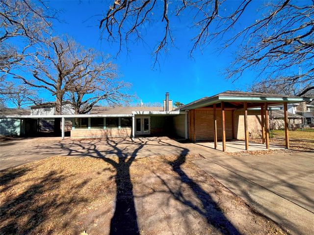 15 Post Oak Trail, Greenville, TX 75402