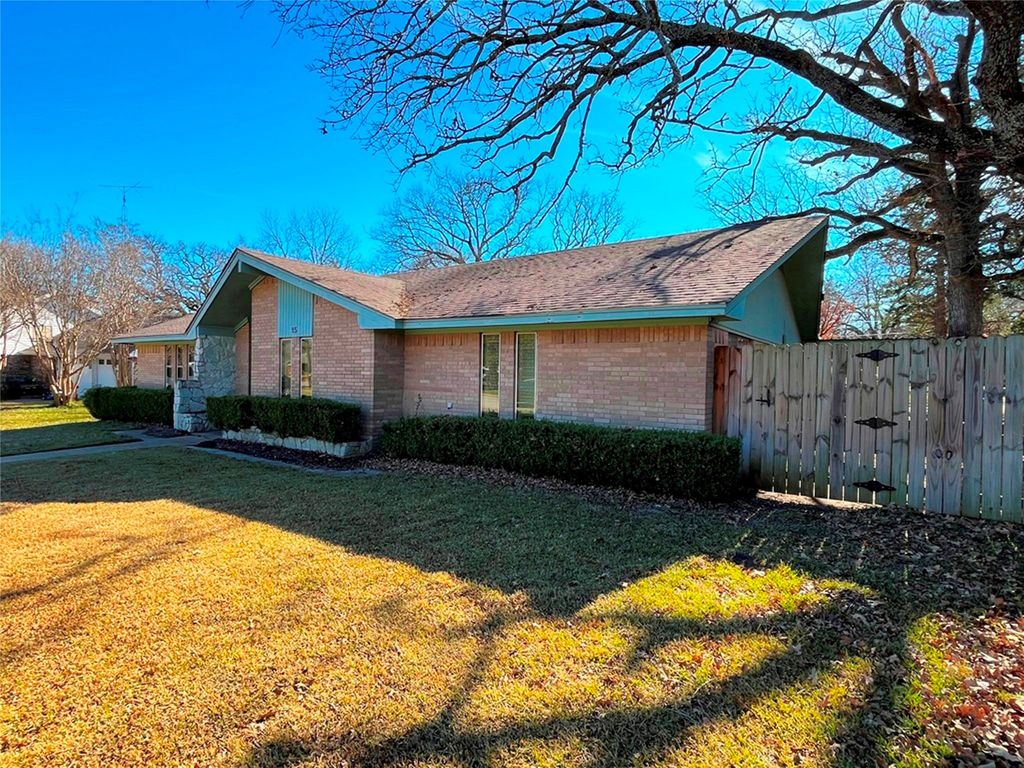 15 Post Oak Trail, Greenville, TX 75402