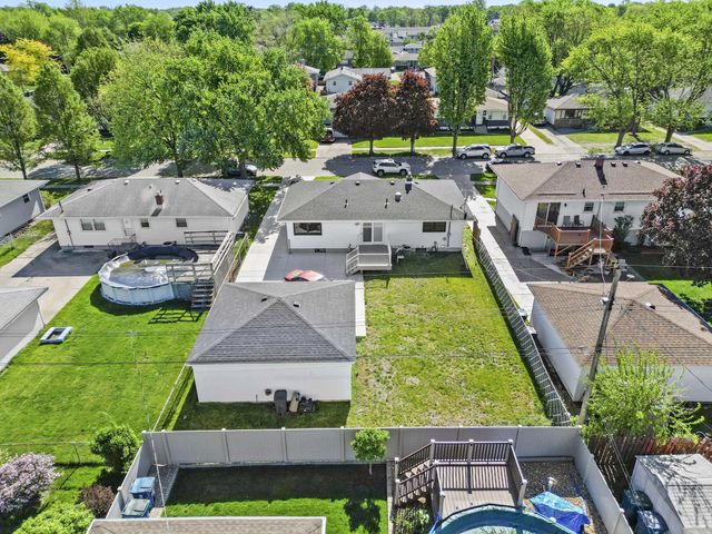 9210 Woodward Avenue, Highland, IN 46322