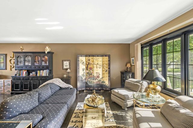9210 Woodward Avenue, Highland, IN 46322