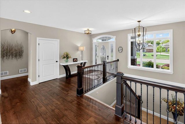 10302 Oregon Avenue N, Brooklyn Park, MN 55445