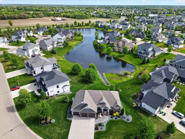 10302 Oregon Avenue N, Brooklyn Park, MN 55445