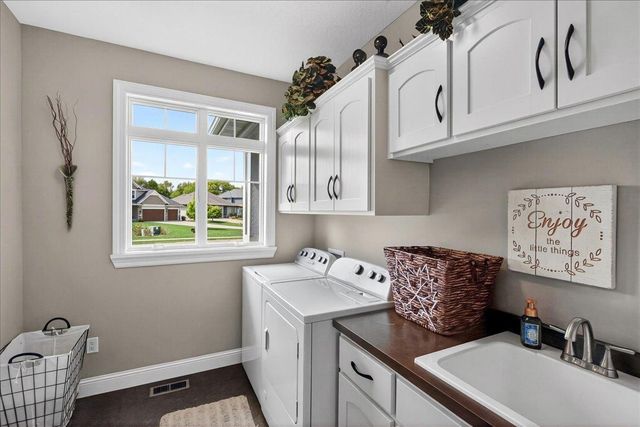 10302 Oregon Avenue N, Brooklyn Park, MN 55445
