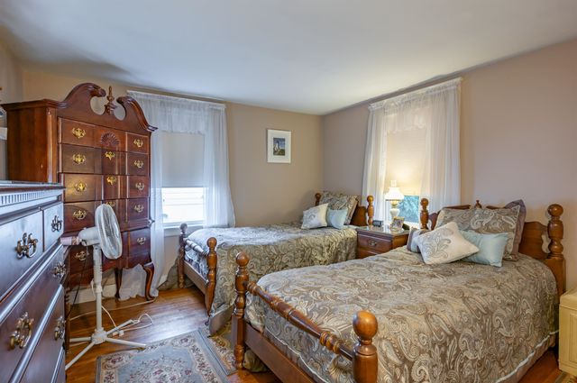 21 Charlotte Avenue, Nashua, NH 03064