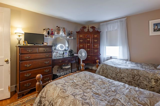 21 Charlotte Avenue, Nashua, NH 03064