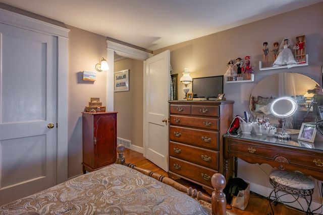 21 Charlotte Avenue, Nashua, NH 03064