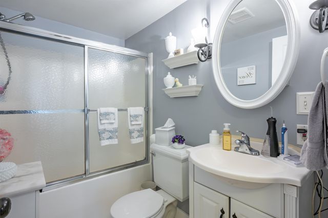 21 Charlotte Avenue, Nashua, NH 03064