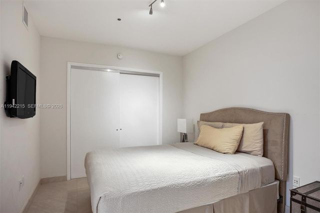 1830 S OCEAN DR 2110, Hallandale Beach, FL 33009