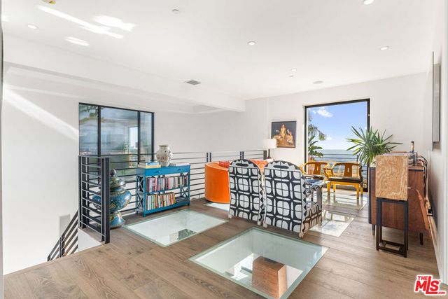 1501 Viewsite Terrace, Los Angeles, CA 90069