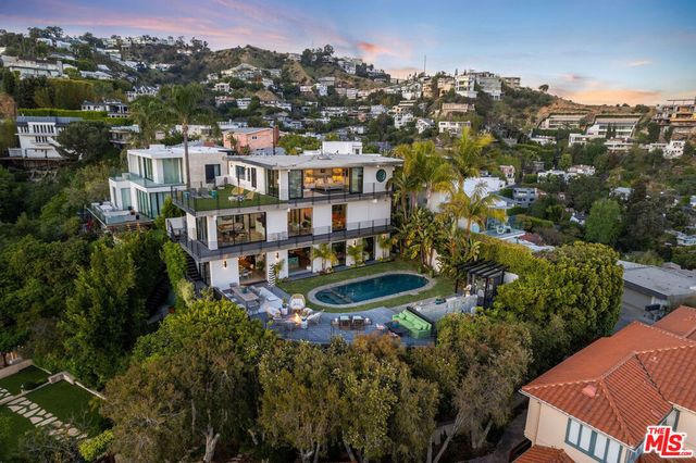 1501 Viewsite Terrace, Los Angeles, CA 90069