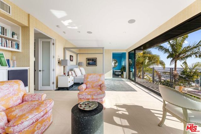 1501 Viewsite Terrace, Los Angeles, CA 90069