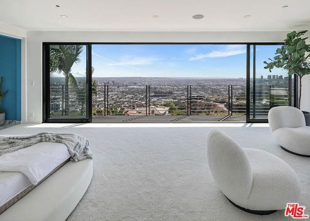 1501 Viewsite Terrace, Los Angeles, CA 90069