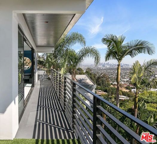 1501 Viewsite Terrace, Los Angeles, CA 90069