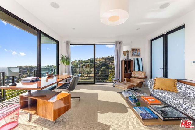 1501 Viewsite Terrace, Los Angeles, CA 90069