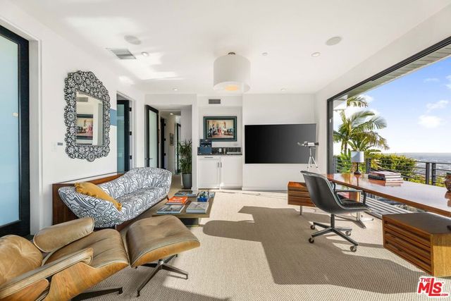 1501 Viewsite Terrace, Los Angeles, CA 90069