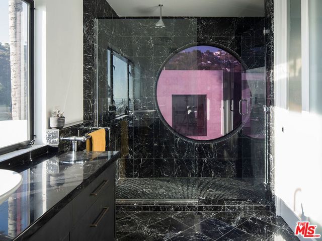 1501 Viewsite Terrace, Los Angeles, CA 90069