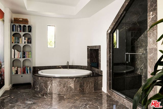 1501 Viewsite Terrace, Los Angeles, CA 90069