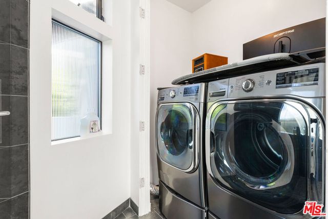 1501 Viewsite Terrace, Los Angeles, CA 90069