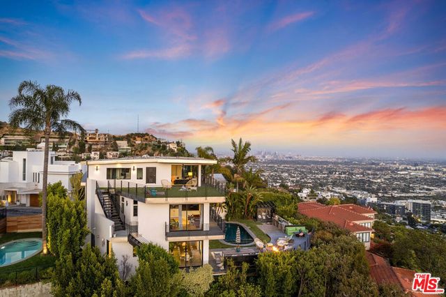 1501 Viewsite Terrace, Los Angeles, CA 90069