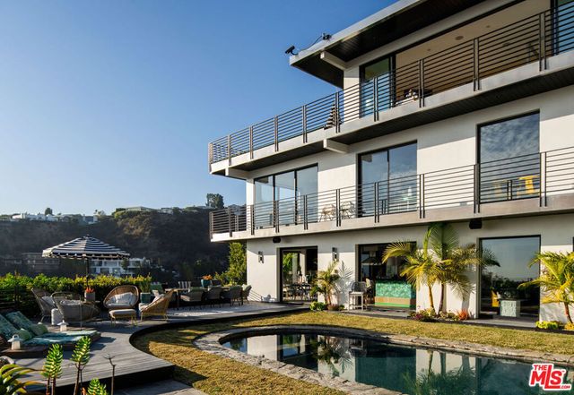 1501 Viewsite Terrace, Los Angeles, CA 90069