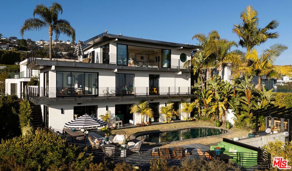 1501 Viewsite Terrace, Los Angeles, CA 90069