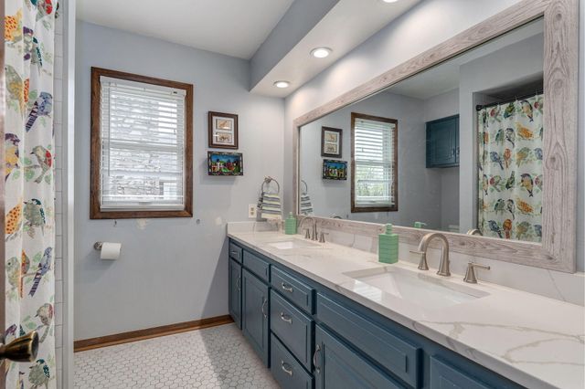 3723 E Sugar Hill Street, Springfield, MO 65809