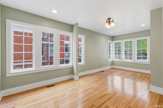 527 W Colfax Avenue, South Bend, IN 46601