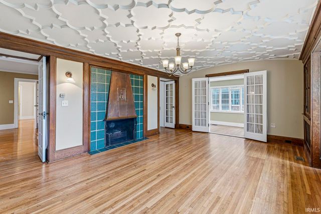 527 W Colfax Avenue, South Bend, IN 46601
