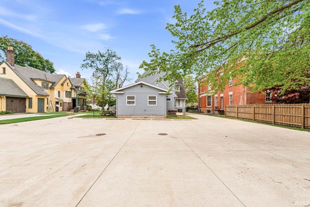 527 W Colfax Avenue, South Bend, IN 46601