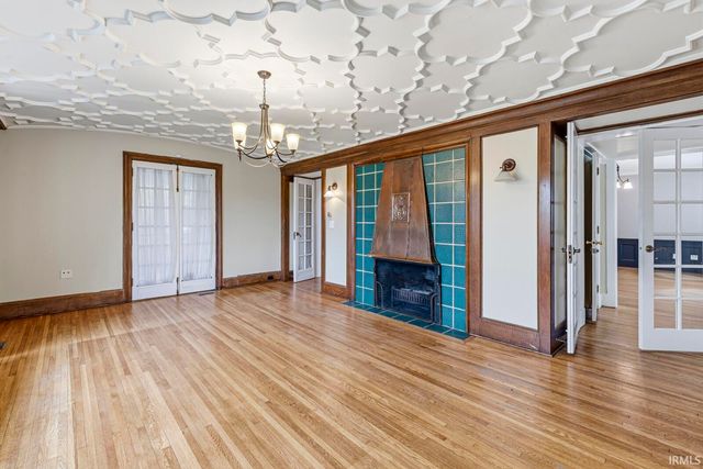 527 W Colfax Avenue, South Bend, IN 46601