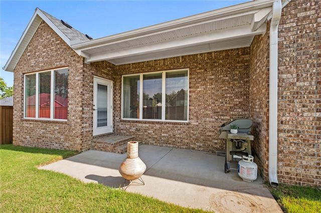 4027 E Utica Lane, Fayetteville, AR 72701