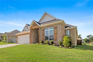 4027 E Utica Lane, Fayetteville, AR 72701