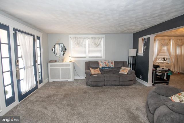 105 WAYNE AVE, Springfield, PA 19064