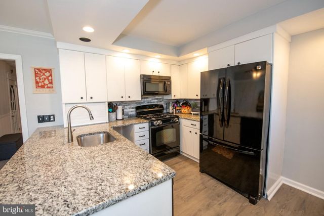 105 WAYNE AVE, Springfield, PA 19064