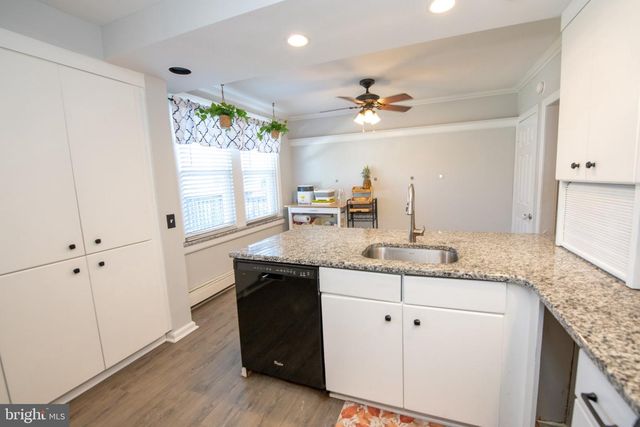 105 WAYNE AVE, Springfield, PA 19064