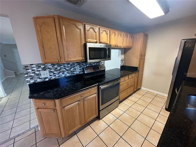 6274 WHISPERING WAY 130, Orlando, FL 32807