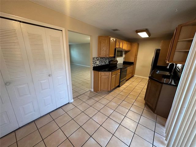 6274 WHISPERING WAY 130, Orlando, FL 32807