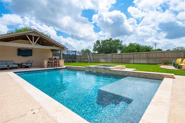 2711 Bent Tree Trail, League City, TX 77573